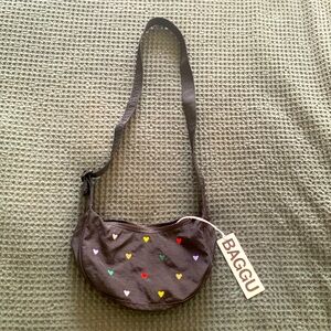 Baggu Small Nylon Crescent Bag - Embroidered Hearts